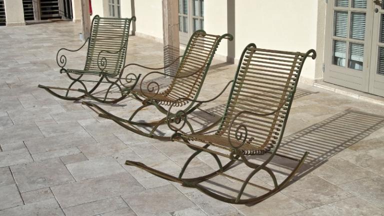 Ghế Bập Bênh Đọc Sách